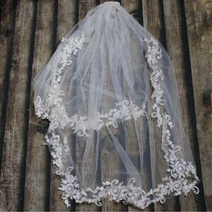 Bridal Ivory Lace Veil